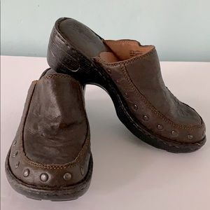 BORN Shoes Brown Soft Leather Cushioned Insole Comfort Studded Clogs #61756 Sz 6